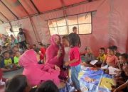 Bhayangkari Cabang Konawe Utara Gelar Trauma Healing dan Salurkan Bantuan ke Korban Banjir