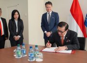 Menkumham Teken Traktat Internasional tentang Sumber Daya Genetik dan Pengetahuan Tradisional