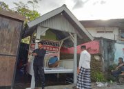 Sukseskan Siskamling, Lurah Watu-watu Bersama Warga Gotong Royong Poles Wajah Pos Ronda