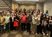 Ketua Kadin Sultra Beri Bonus Dana Tunai kepada Tim Penari Kolosal yang Tampil Memukau di Istana Negara