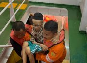 KN SAR Pacitan Selamatkan 139 Penumpang KM Mekar Teratai di Perairan Wawonii