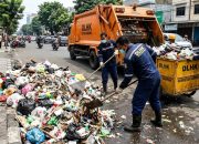 DLHK Kendari Turun Tangan Amankan Penumpukan Sampah di Kecamatan Kadia